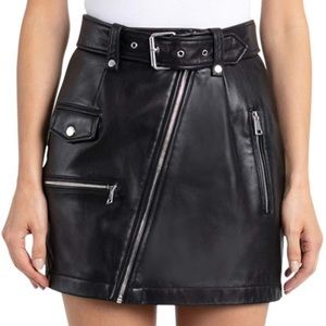 Diagonal zip leather skirt